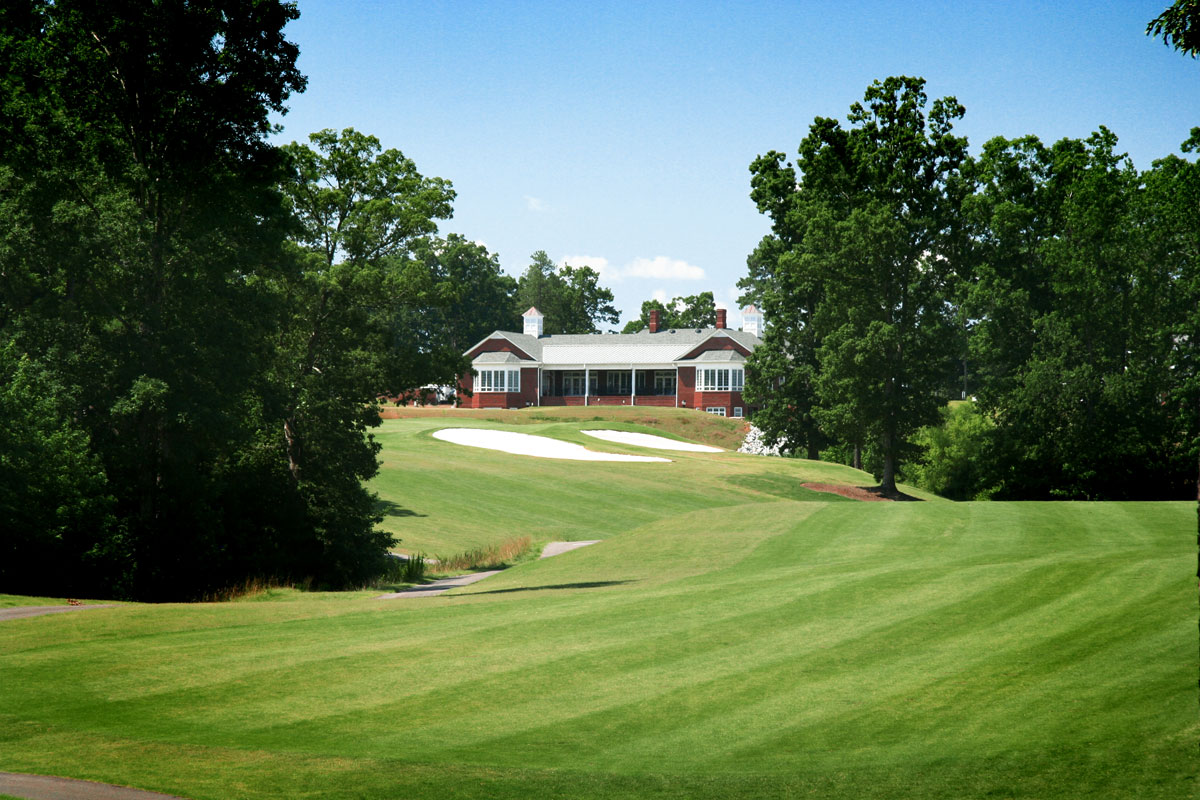 clubhouse-from-18th